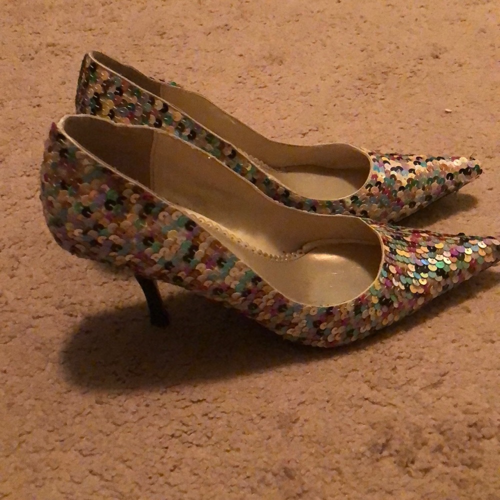 Shoes - Picture 2 of 4